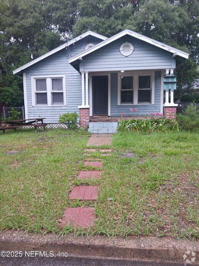 Building Photo - 451 Duray St