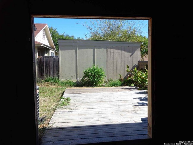 Building Photo - 719 Garden Meadow Dr