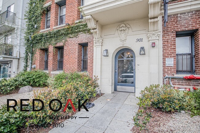 Building Photo - 901 S Ardmore Ave