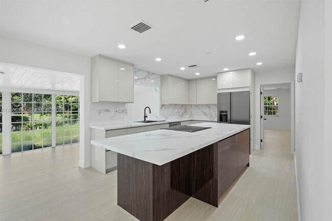 Foto del edificio - 11770 Griffing Blvd