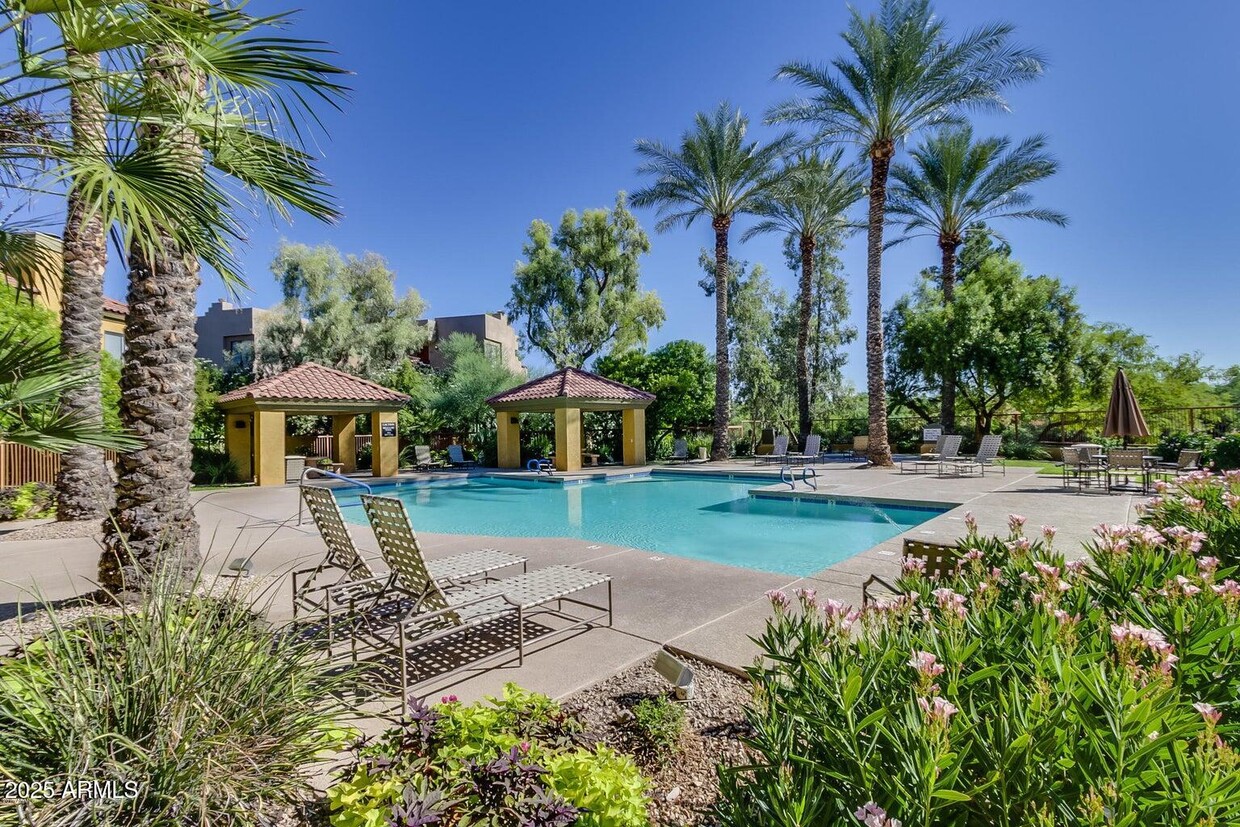 Foto principal - 4925 E Desert Cove Ave