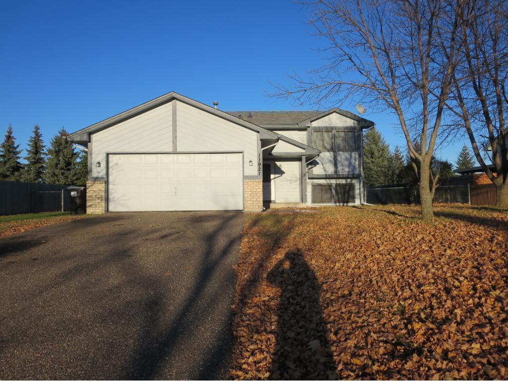 11921 Kerry St NW, Coon Rapids, MN 55433 House Rental in Coon Rapids