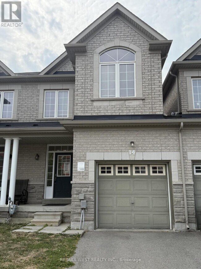Building Photo - 14 Napanee St