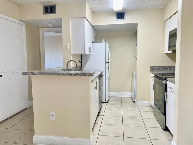 Foto del edificio - 15221 SW 80th St