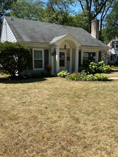 Front of House - 307 Woodland Cir