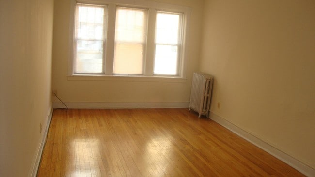 Foto del edificio - 2469 W Gunnison St