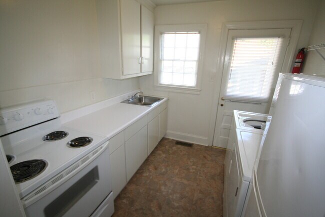 Building Photo - 2503 Englewood Ave
