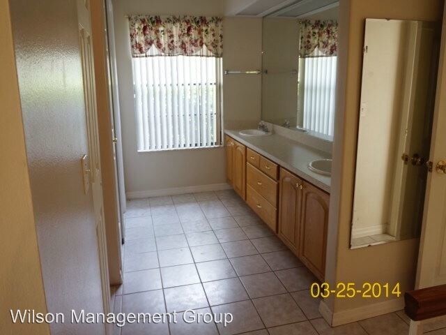 Foto del edificio - 3 br, 2 bath House - 513 Lakeshore Circle