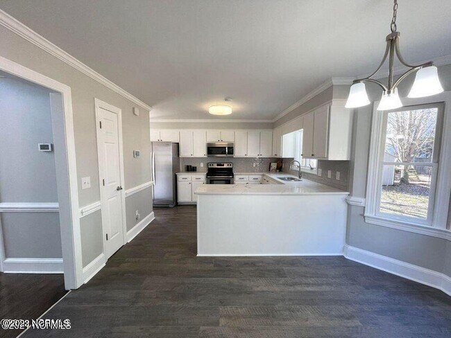 Building Photo - 4206 Treetops Cir