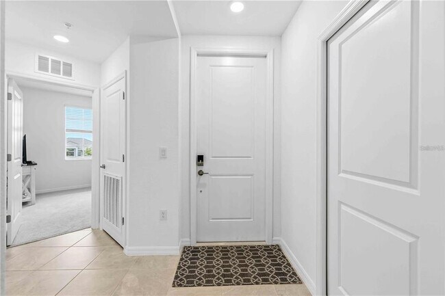 Building Photo - 12240 Wellen Golf St