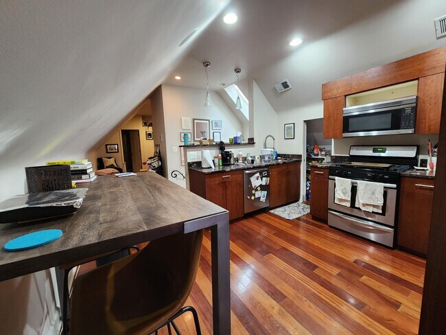 Foto del edificio - 1623 N Hermitage Ave