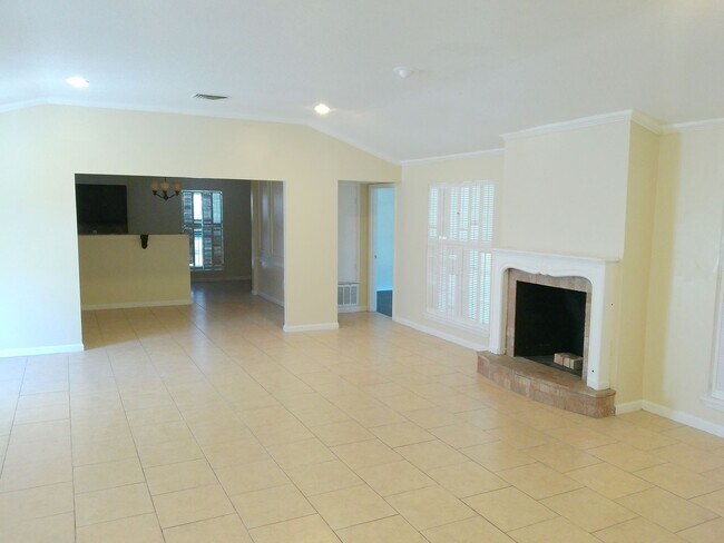 Foto del edificio - 5206 Royalton Dr