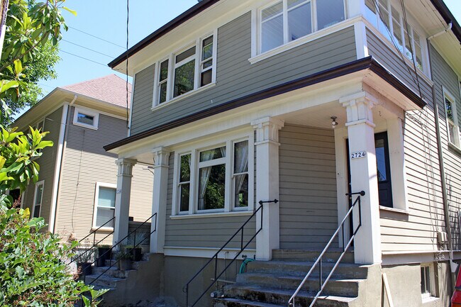 Foto del edificio - 2726-2726 NE Everett St