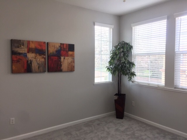 Foto del edificio - 6571 Hearthstone Cir