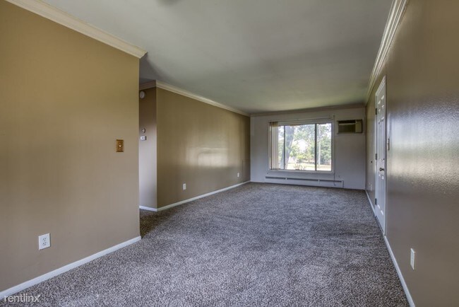 Building Photo - 2 br, 1 bath House - 11420 Canal Rd # 203