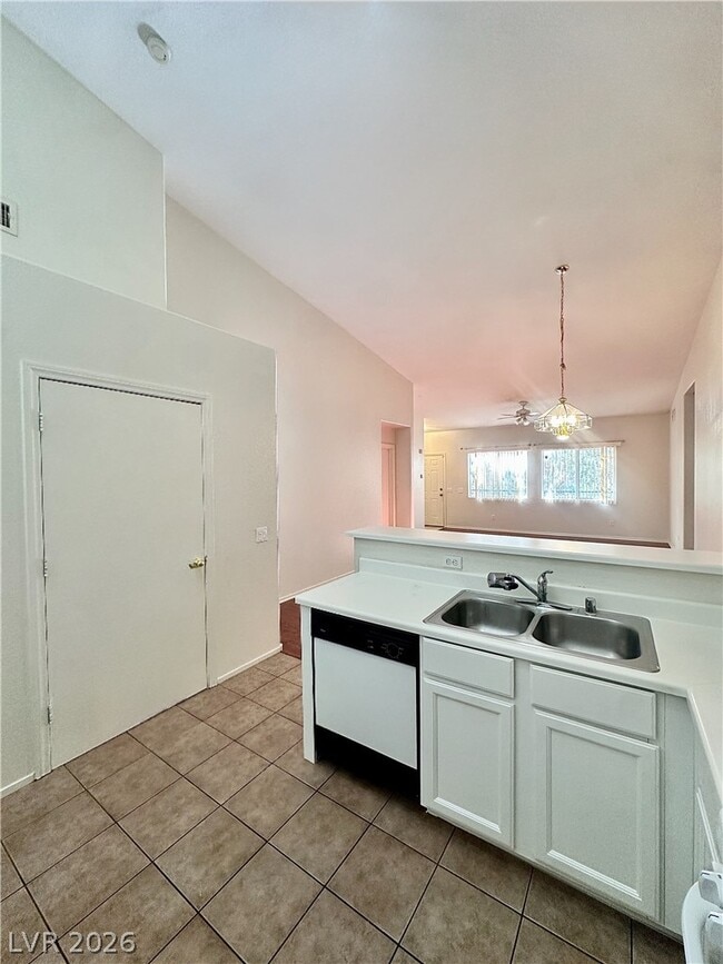 Building Photo - 2053 Turquoise Ridge St