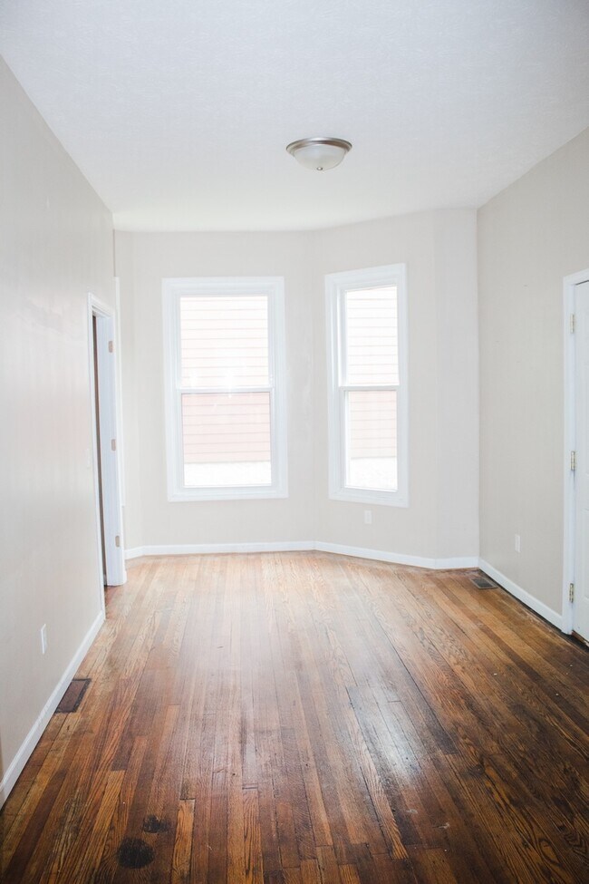 Building Photo - 208 W Stadium Ave