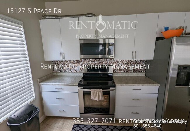 Foto del edificio - 15127 Peace Dr