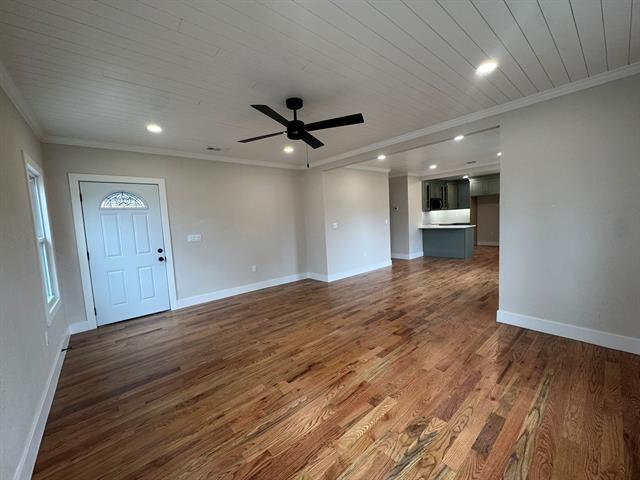 Building Photo - 911 N Spring St