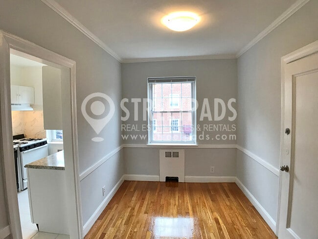Building Photo - 1141 Beacon St