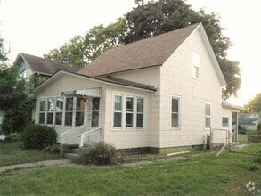 Building Photo - 1707 Charles St
