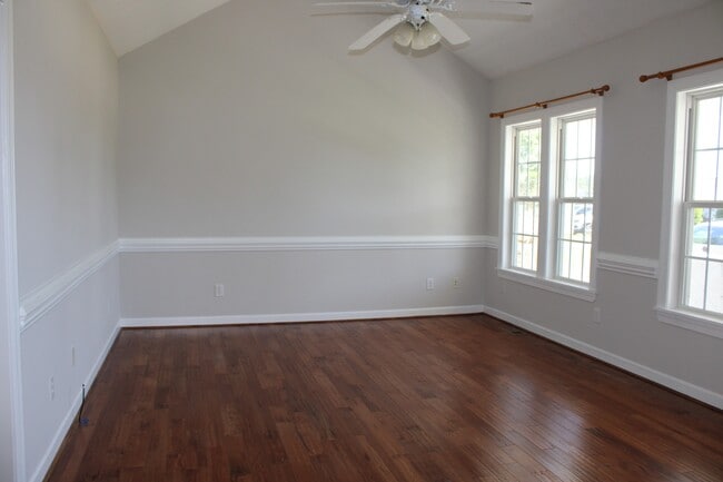 Building Photo - 80 Senter Farm Ct