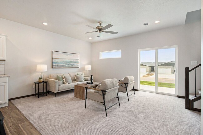 Foto del edificio - Charming Newly Constructed 3 Bedroom Townhome