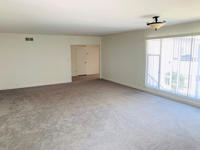Interior Photo - 1021 Orange Grove Blvd