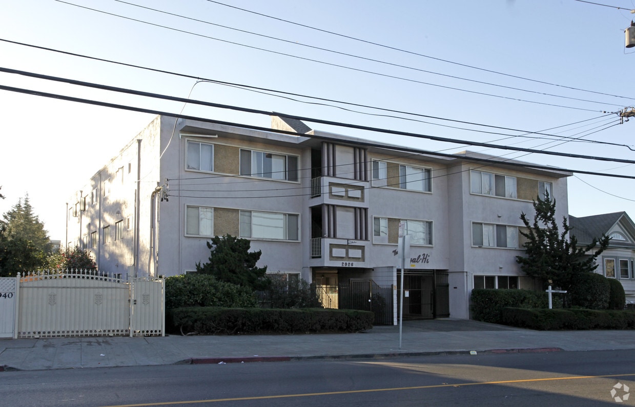 Building Photo - The Royal-Hi
