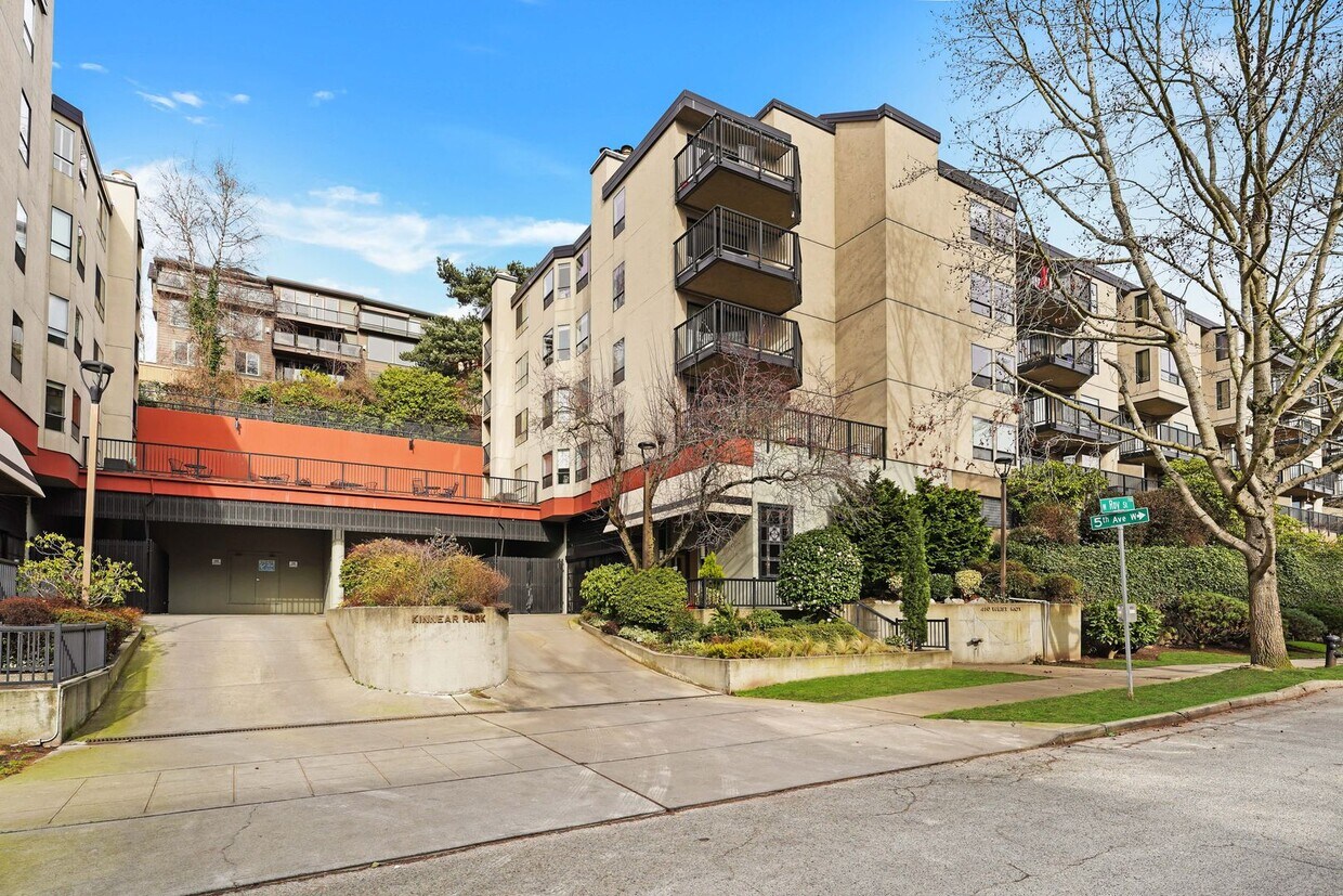 Foto principal - 410 W Roy St