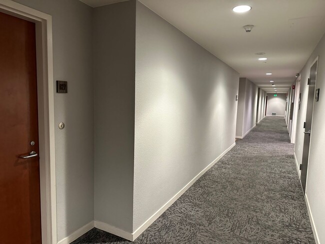 Available Now!! Showpiece Condo with Incre... - Available Now!! Showpiece Condo with Incre...