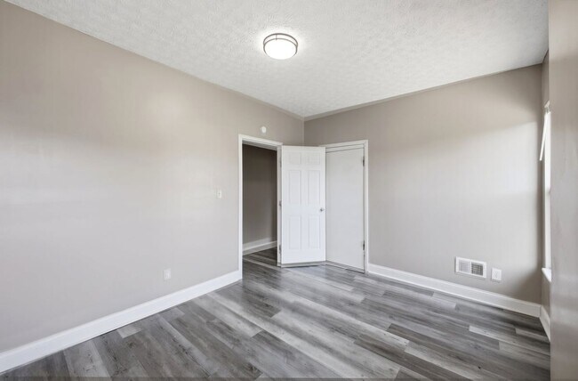 Foto del edificio - 393 St Clair Ave