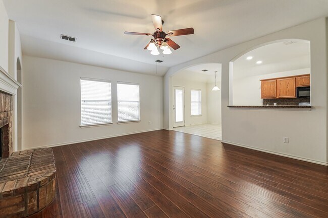 Foto del edificio - $1850 3 Bed/2 Bath/2 Garage Ready for Move-in Home in Mustang Creek