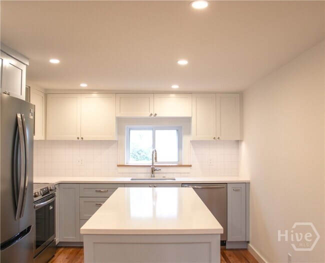 Foto del edificio - 732 E 38th St