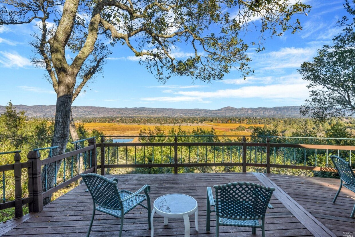Foto principal - 3051 Redwood Rd