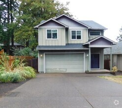 Building Photo - 655 Ratcliff Dr SE