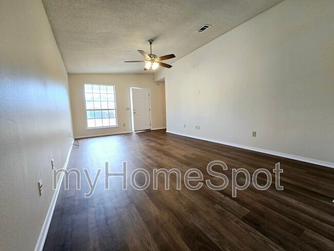 Foto del edificio - 409 Shadow Way Ln