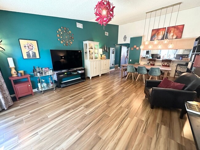 Photo - Beautiful Condo Located in Desirable Anaheim Community!