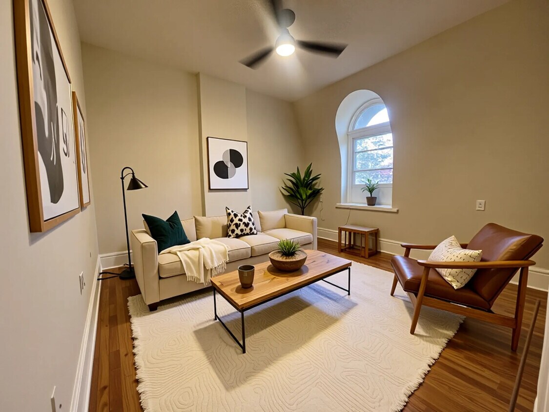 Primary Photo - Stunning Top Floor Suite With Chartacter!