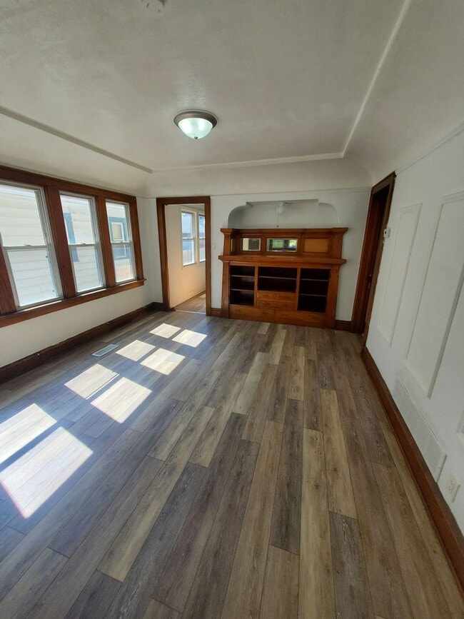 Building Photo - 3843 N 6th St