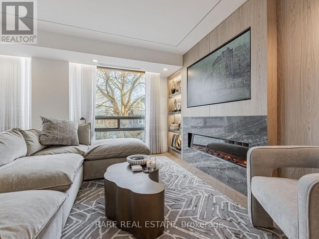 Building Photo - 449 Walmer Rd