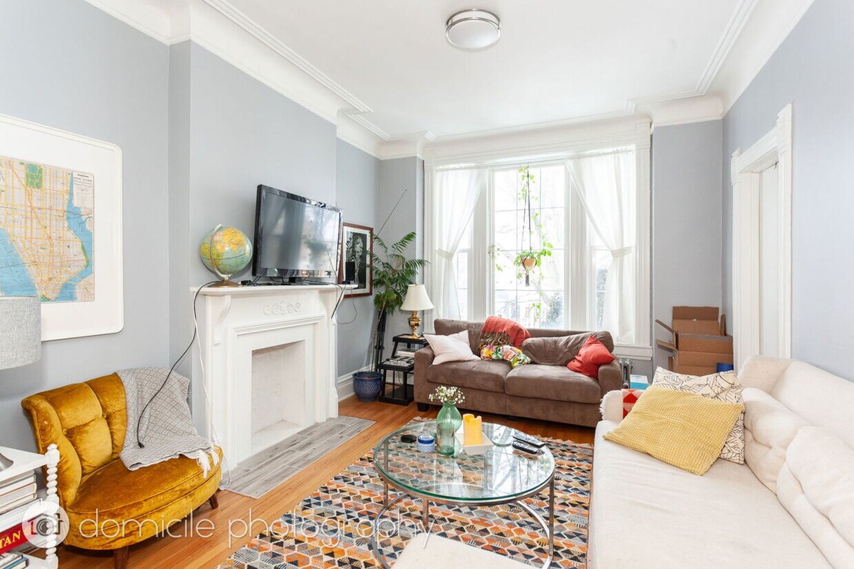 Photo - 2909 West Belden Avenue Apt #3, Chicago, IL 60647 - 3 BR 1 BA condo