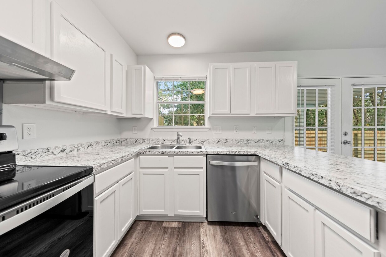 Foto principal - Beautifully Updated Townhouse in Niceville!