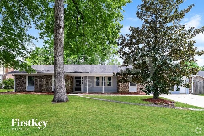 Building Photo - 141 N Lakeshore Dr