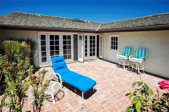 Building Photo - 8 Sandbar Drive, Newport Beach, CA 92625 -...
