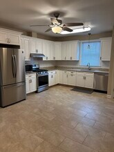 Building Photo - 398 Franklin Ave