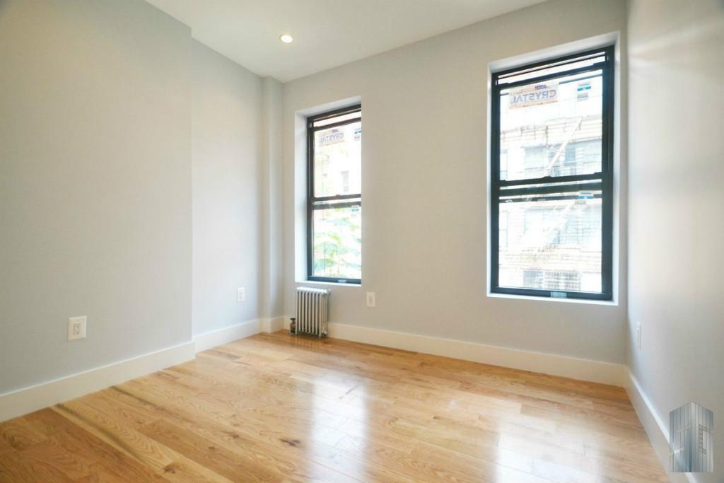 Foto principal - 175 E 105th St