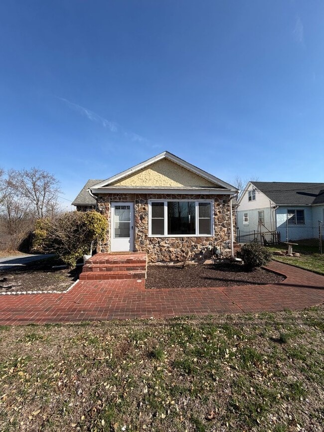 Foto del edificio - 35 Benjamin Franklin Hwy