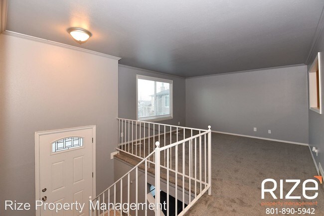Building Photo - 4 br, 2 bath House - 3717 S Buckaroo Cir