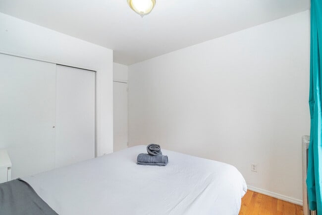 Foto del edificio - 1676 3rd Ave